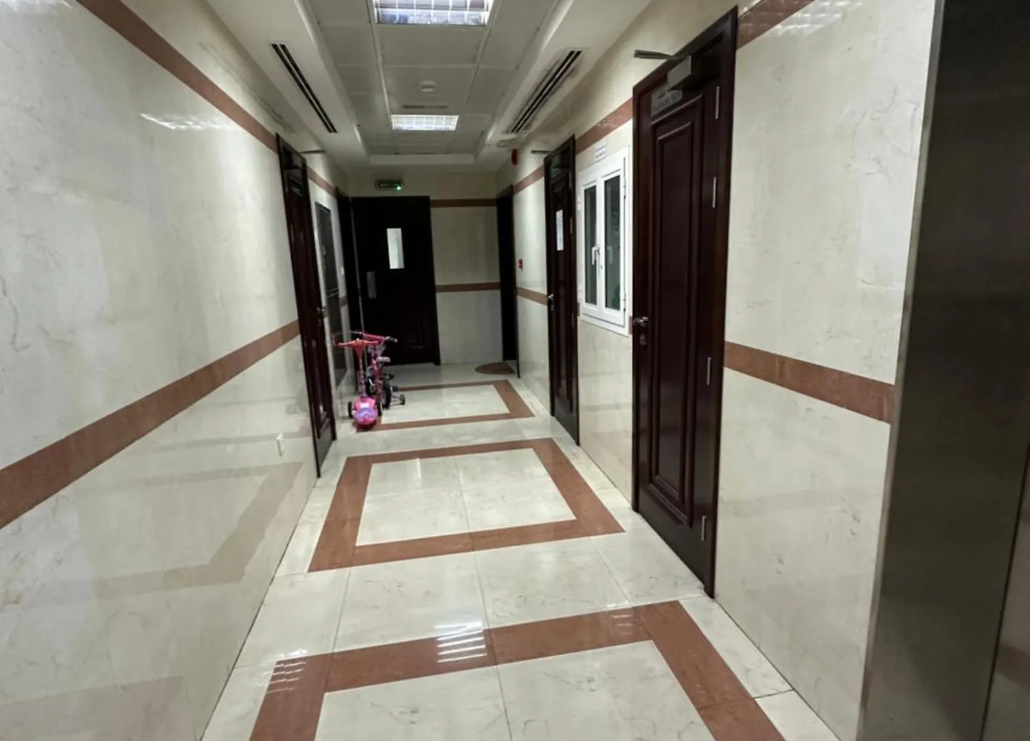 בית אירוח Furnished Hall Private Room With Private Washroom Shared Apartment Near Alwahda Mall Muroor Abu Dhabi Flat1002 איחוד האמירויות הערביות